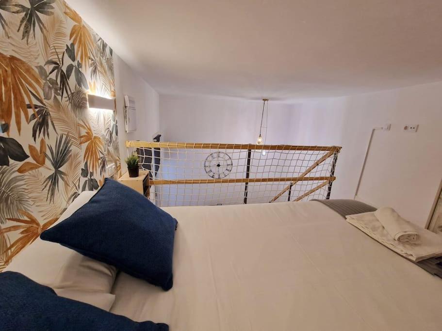Mediodia Chica Apartamento Tipo Loft En La Latina Apartment Madrid Exterior foto