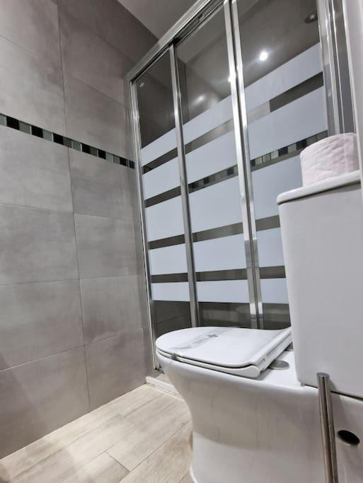 Mediodia Chica Apartamento Tipo Loft En La Latina Apartment Madrid Exterior foto