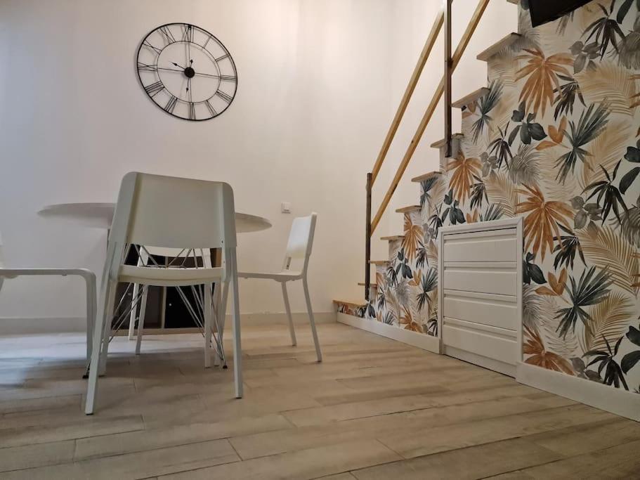 Mediodia Chica Apartamento Tipo Loft En La Latina Apartment Madrid Exterior foto