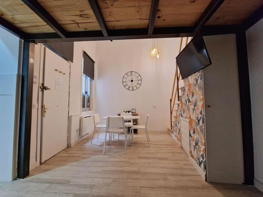 Mediodia Chica Apartamento Tipo Loft En La Latina Apartment Madrid Exterior foto